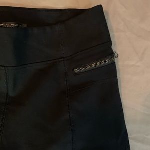 Romeo and juliet cotoure black ponte pants